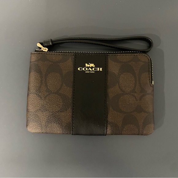 BNIB Coach Signature Canvas Corner Zip Around Wristlet Wallet - Picture 1 of 7